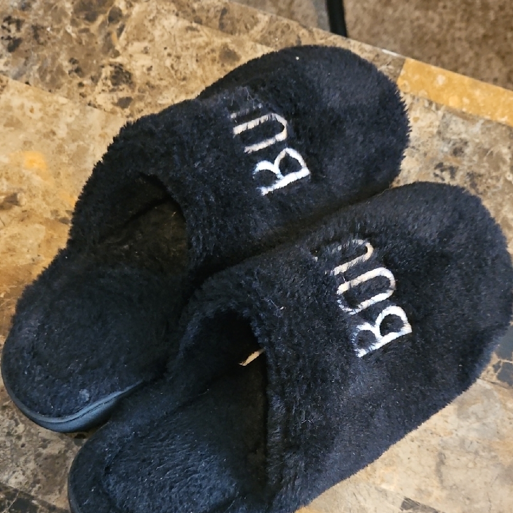 🔴 Black Fuzzy Slippers with White Embroidery